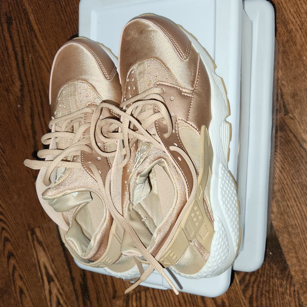 Nike Huarache Run Women's Sneakers